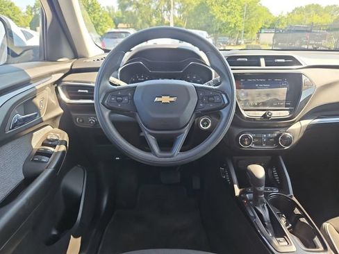 Used 2023 Chevrolet TrailBlazer LT w/ Convenience Package AWD/4WD image 14