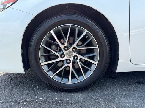 Used 2017 Lexus ES 350 w/ Navigation System Package FWD image 28