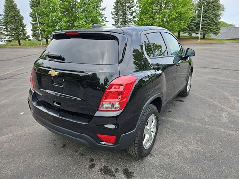 Used 2022 Chevrolet Trax LS w/ Tint and Cruise Package AWD/4WD image 6