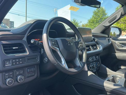 Used 2023 Chevrolet Tahoe Z71 w/ Luxury Package AWD/4WD image 2