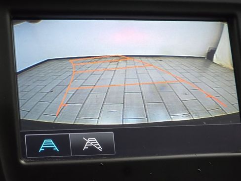 Used 2018 Chevrolet Equinox LT image 3