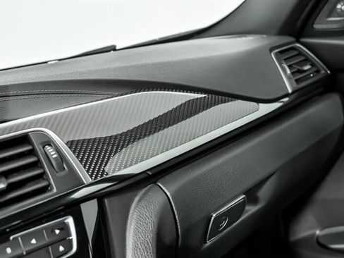 Used 2018 BMW M3 image 32