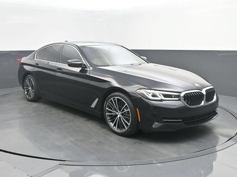 Used 2022 BMW 530i w/ Convenience Package RWD image 9