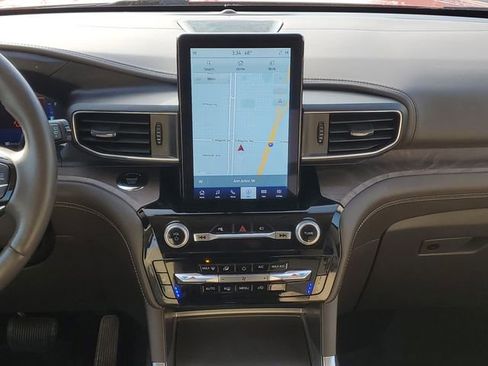 Certified 2023 Ford Explorer Platinum w/ Technology Package image 26