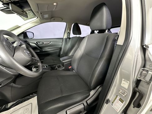 Used 2021 Nissan Rogue Sport S image 15