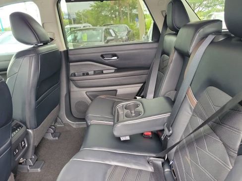 Used 2023 Nissan Pathfinder Platinum w/ Cargo Package AWD/4WD image 30