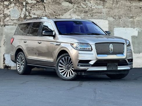 Used 2018 Lincoln Navigator Reserve w/ Technology Package image 1
