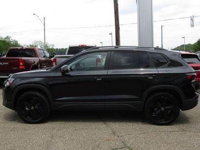 New 2025 Volkswagen Taos SE