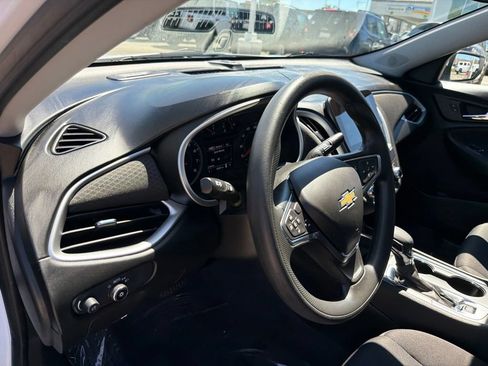 Used 2024 Chevrolet Malibu LT FWD image 17