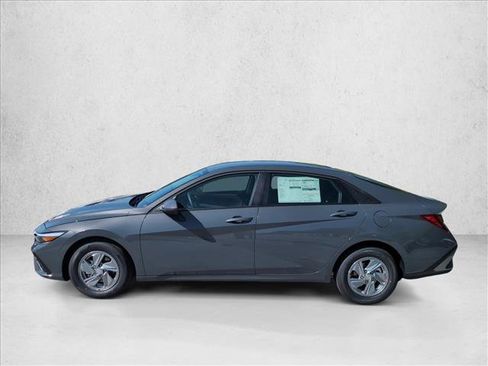 New 2026 Hyundai Elantra SE FWD image 5
