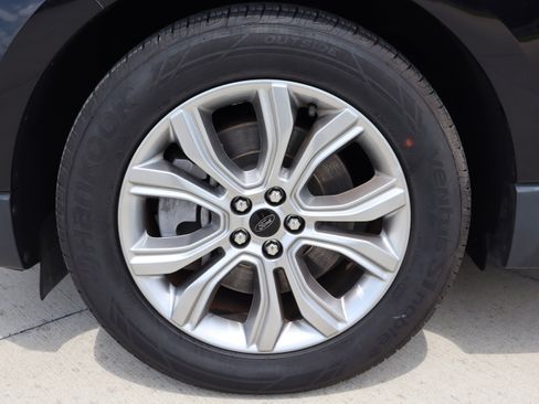 Used 2024 Ford Edge Titanium image 29