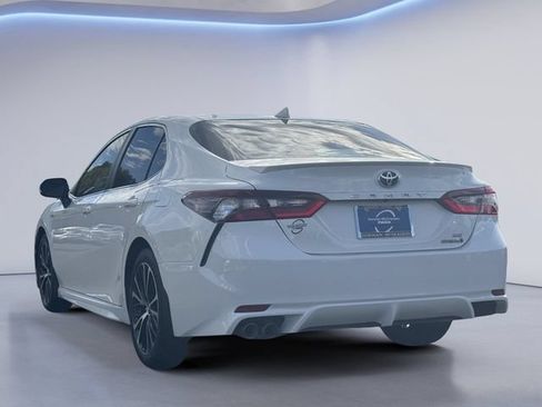 Used 2021 Toyota Camry SE FWD image 6