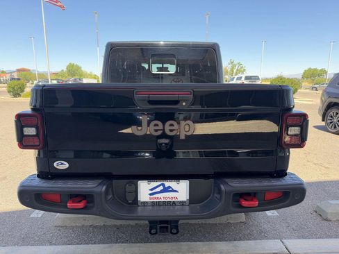 Used 2021 Jeep Gladiator Rubicon AWD/4WD image 5