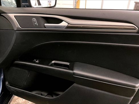 Used 2019 Ford Fusion SEL image 23