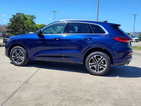 Certified 2025 Audi Q5 Premium w/ Convenience Package AWD/4WD image 5