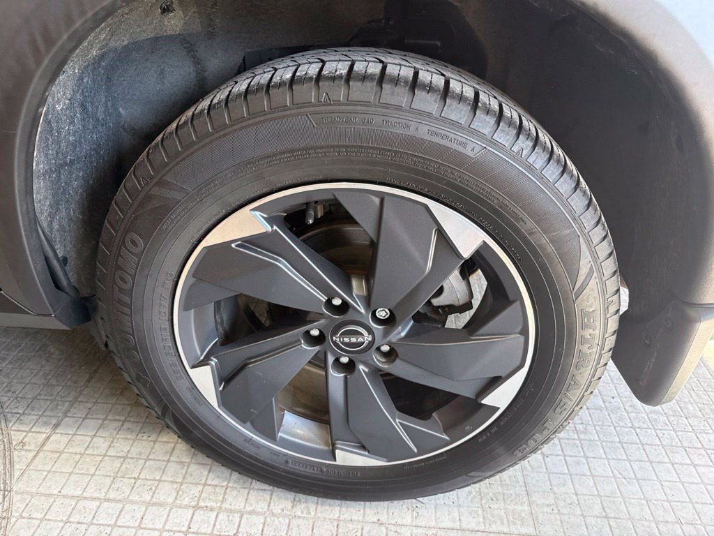 Used 2024 Nissan Rogue SV FWD image 8