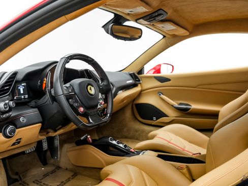 Used 2017 Ferrari 488 GTB RWD image 41