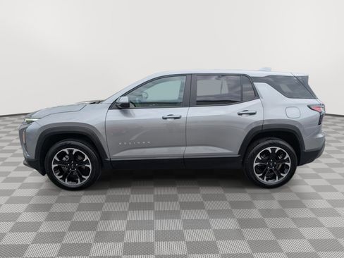 Used 2025 Chevrolet Equinox LT AWD/4WD image 2