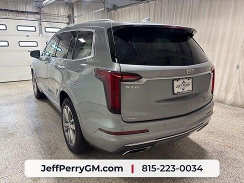 Used 2024 Cadillac XT6 Premium Luxury w/ Technology Package AWD/4WD image 5