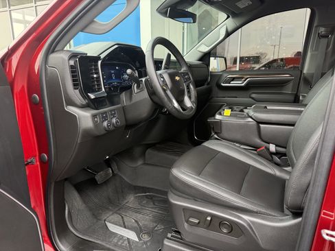 Used 2023 Chevrolet Silverado 1500 LT w/ Leather Package image 18