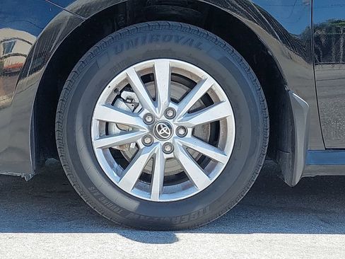 Used 2025 Toyota Camry LE image 10