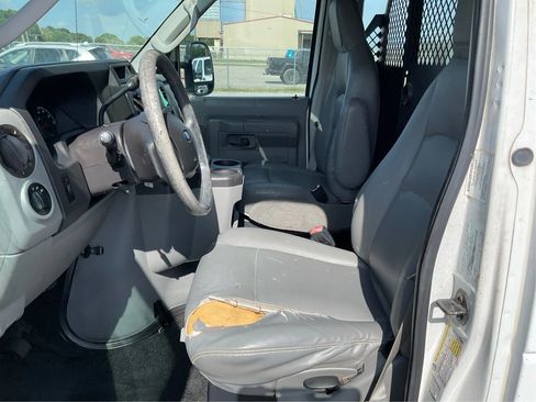 Used 2009 Ford E-150 and Econoline 150 RWD image 9