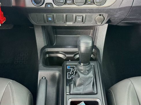 Used 2023 Toyota Tacoma SR AWD/4WD image 38