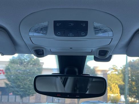 Used 2017 Chrysler Pacifica Limited w/ Tire & Wheel Group image 40