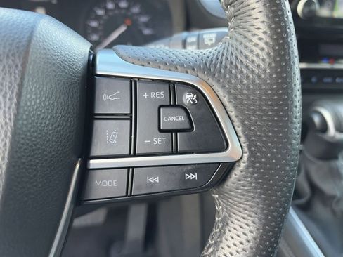 Certified 2023 Toyota Sienna XSE image 29