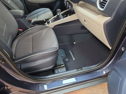 New 2026 Hyundai Venue SEL image 9