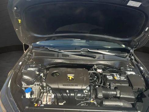 Used 2022 Kia Forte LXS w/ LXS Technology Package FWD image 17