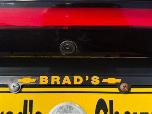 Used 2025 Chrysler Pacifica Select image 8