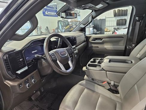 Used 2024 GMC Sierra 1500 SLT image 9