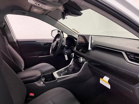 Used 2025 Toyota RAV4 LE AWD/4WD image 11