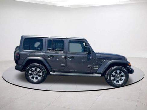 Used 2021 Jeep Wrangler Unlimited Sahara w/ LED Lighting Group AWD/4WD image 6