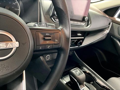 Used 2023 Nissan Rogue S AWD/4WD image 24
