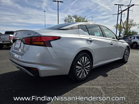 Used 2024 Nissan Altima 2.5 SV image 6