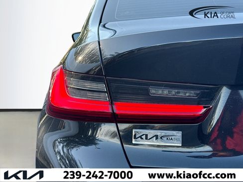 Used 2022 BMW 330i Sedan w/ Convenience Package image 10