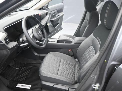 New 2026 Nissan Kicks SV image 9