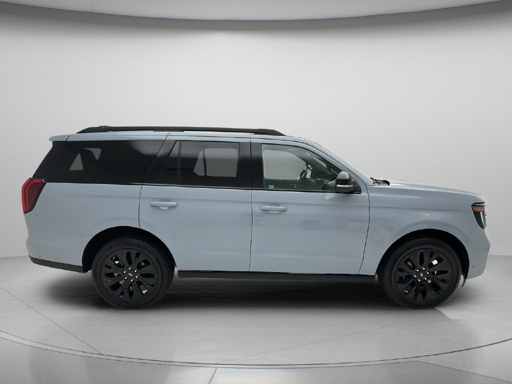 Used 2025 Ford Expedition Platinum w/ Stealth Appearance Package AWD/4WD image 4