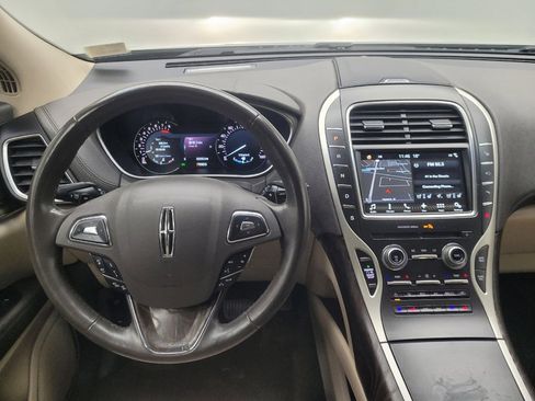 Used 2017 Lincoln MKX Reserve w/ Driver Assistance Package image 22