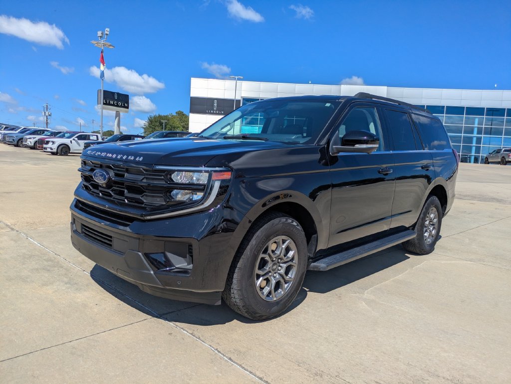 Used 2026 Ford Expedition Active AWD/4WD image 1