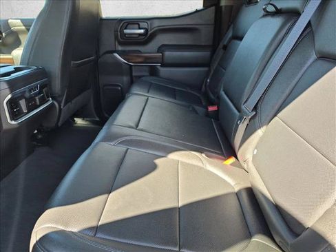 Used 2021 GMC Sierra 1500 SLT w/ SLT Convenience Package AWD/4WD image 17