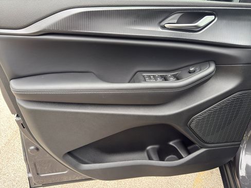 New 2025 Jeep Grand Cherokee L Altitude image 12