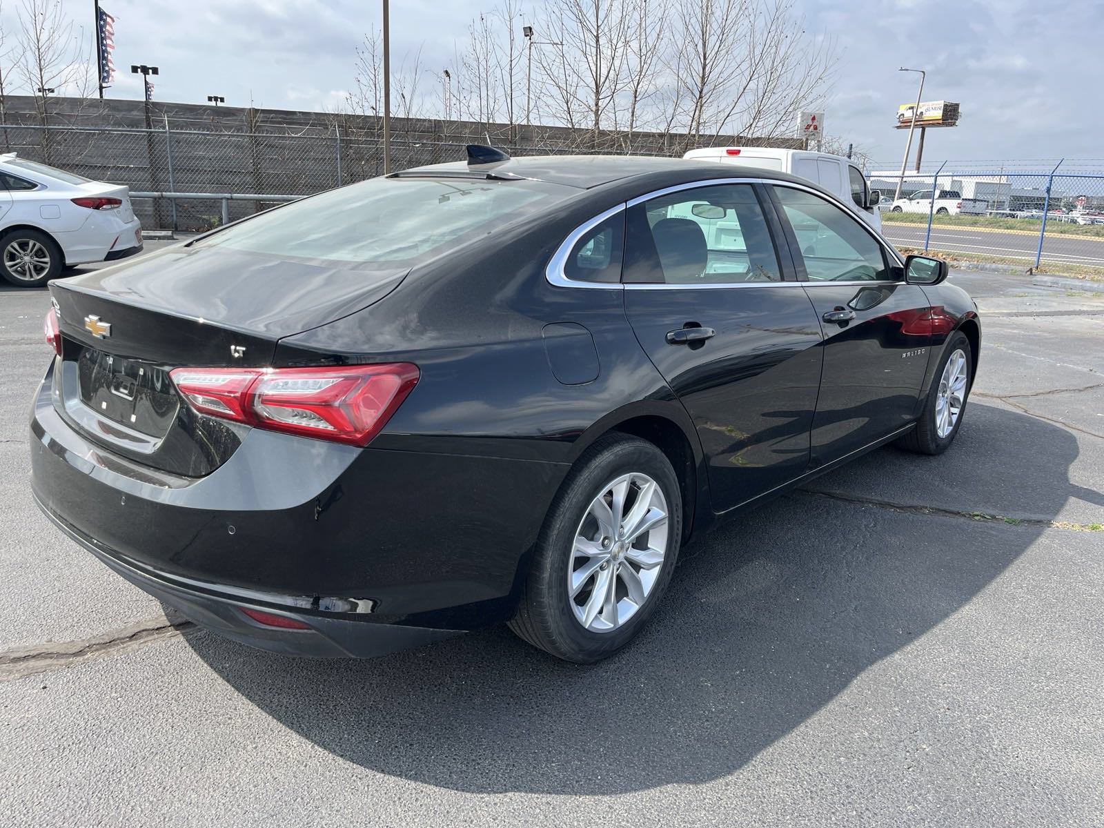 Used 2021 Chevrolet Malibu LT FWD image 5