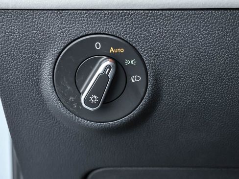 New 2026 Volkswagen Taos SE AWD/4WD image 24