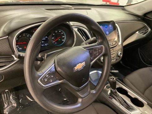 Used 2019 Chevrolet Malibu LT FWD image 8