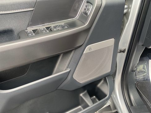 Used 2025 Ford F150 Lariat AWD/4WD image 23