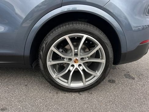 Used 2019 Porsche Cayenne w/ Premium Plus Package AWD/4WD image 41