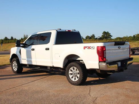 Used 2021 Ford F250 XLT w/ FX4 Off-Road Package AWD/4WD image 8
